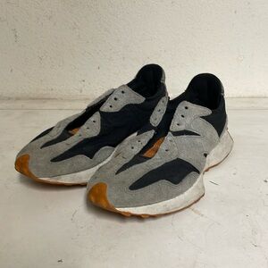 New Balance 327 Men Sz 9